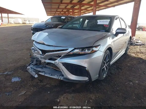 4T1G11AK6MU446570 2021 TOYOTA CAMRY - Image 2