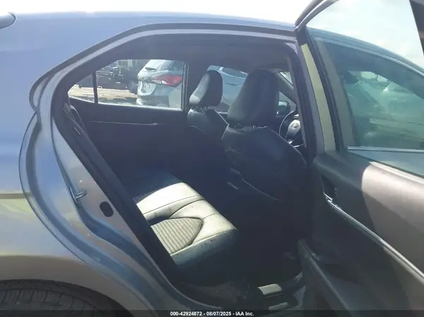 4T1G11AK6MU448528 2021 TOYOTA CAMRY - Image 8