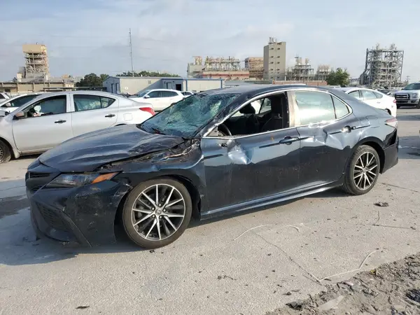 4T1G11AK6MU451879 2021 TOYOTA CAMRY - Image 1