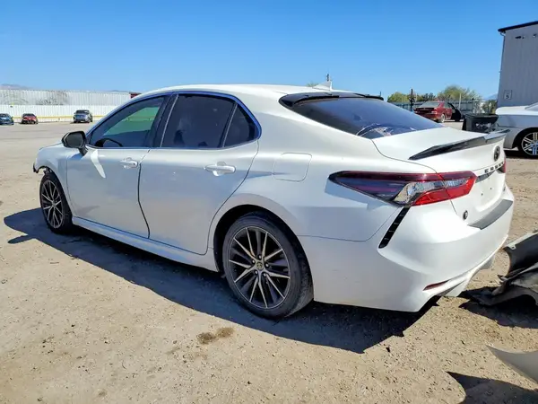 4T1G11AK6MU455723 2021 TOYOTA CAMRY - Image 2