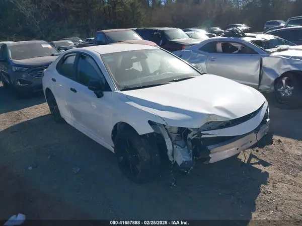 4T1G11AK6MU456533 2021 TOYOTA CAMRY - Image 1