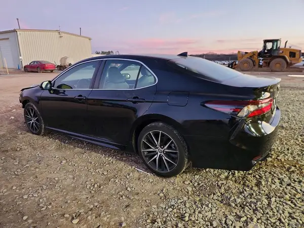 4T1G11AK6MU457553 2021 TOYOTA CAMRY - Image 2