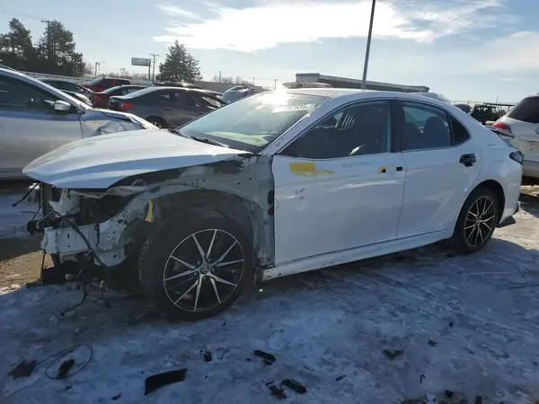 4T1G11AK6MU457942 2021 TOYOTA CAMRY - Image 1