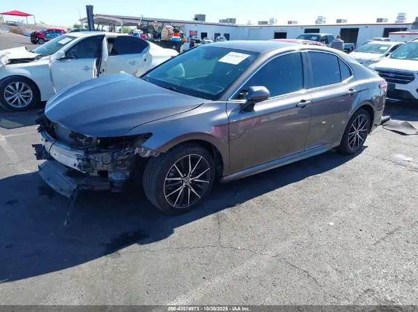 4T1G11AK6MU461148 2021 TOYOTA CAMRY - Image 2
