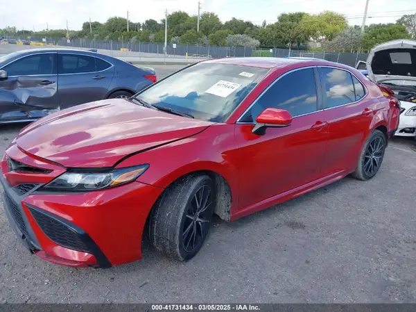 4T1G11AK6MU462607 2021 TOYOTA CAMRY - Image 2