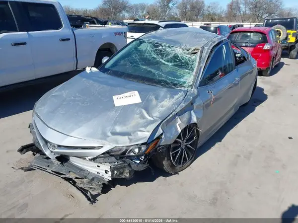 4T1G11AK6MU464115 2021 TOYOTA CAMRY - Image 2