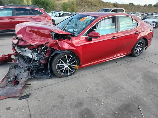 4T1G11AK6MU466236 2021 TOYOTA CAMRY - Image 1