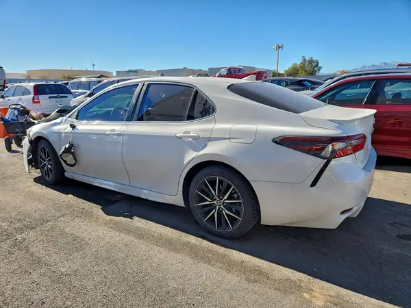 4T1G11AK6MU466432 2021 TOYOTA CAMRY - Image 2