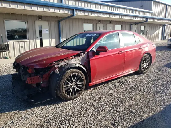 4T1G11AK6MU467483 2021 TOYOTA CAMRY - Image 1
