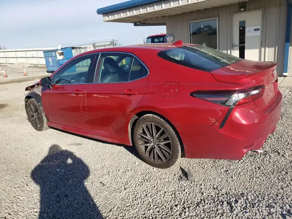 4T1G11AK6MU467483 2021 TOYOTA CAMRY - Image 2