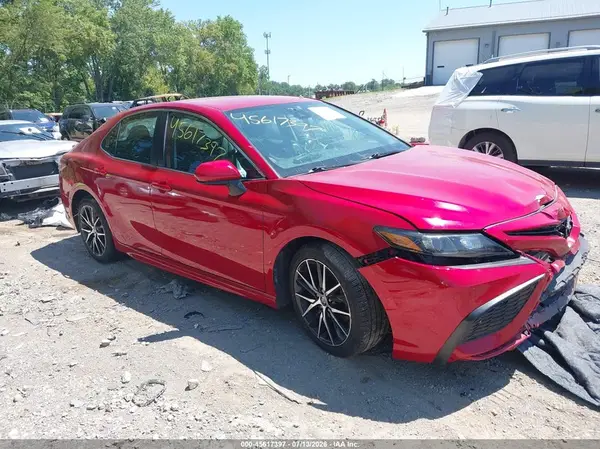 4T1G11AK6MU469914 2021 TOYOTA CAMRY - Image 1