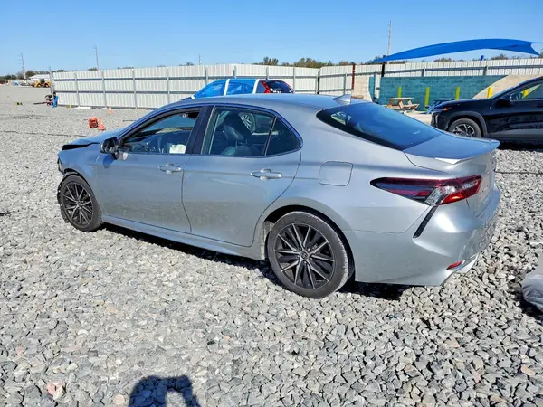4T1G11AK6MU471128 2021 TOYOTA CAMRY - Image 2