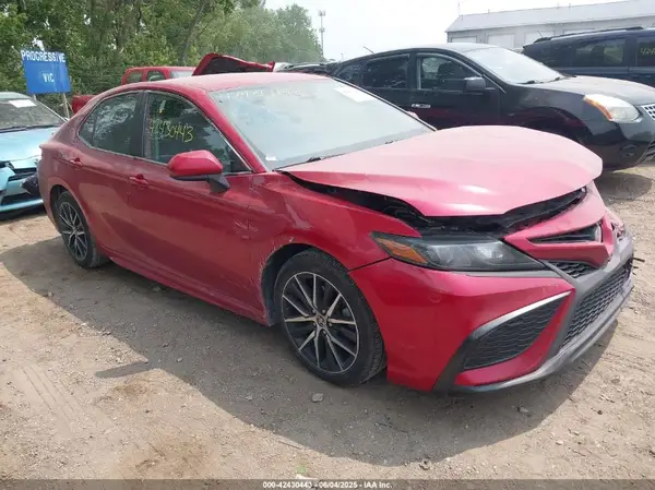 4T1G11AK6MU471551 2021 TOYOTA CAMRY - Image 1