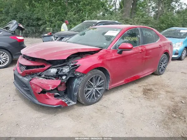 4T1G11AK6MU471551 2021 TOYOTA CAMRY - Image 2