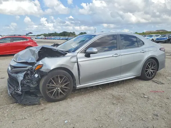 4T1G11AK6MU471615 2021 TOYOTA CAMRY - Image 1