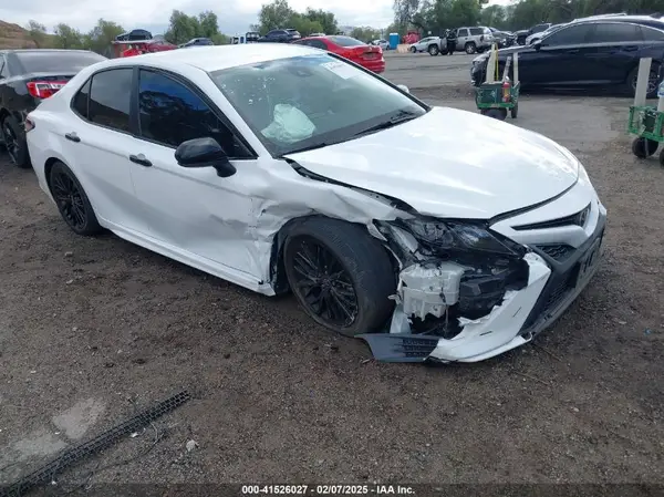 4T1G11AK6MU474191 2021 TOYOTA CAMRY - Image 1