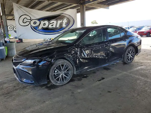 4T1G11AK6MU474725 2021 TOYOTA CAMRY - Image 1