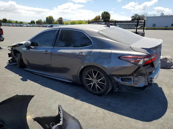 4T1G11AK6MU475499 2021 TOYOTA CAMRY - Image 2