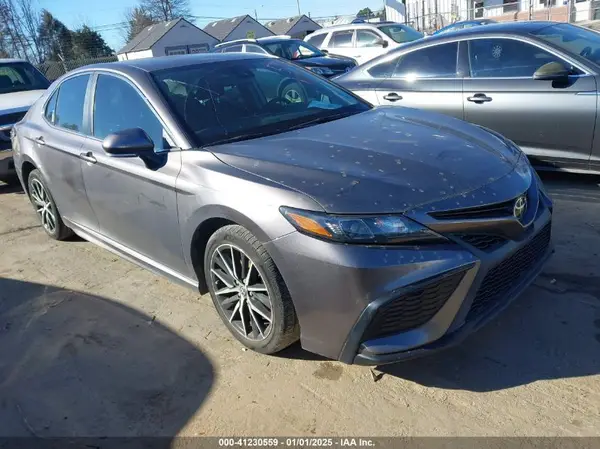 4T1G11AK6MU475826 2021 TOYOTA CAMRY - Image 1