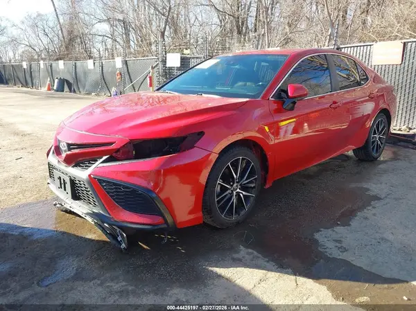4T1G11AK6MU477155 2021 TOYOTA CAMRY - Image 2