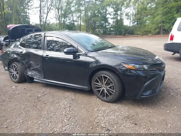 4T1G11AK6MU478600 2021 TOYOTA CAMRY - Image 1