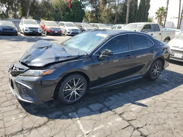 4T1G11AK6MU482713 2021 TOYOTA CAMRY - Image 1