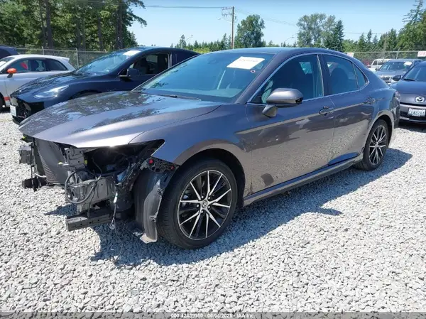 4T1G11AK6MU485403 2021 TOYOTA CAMRY - Image 2