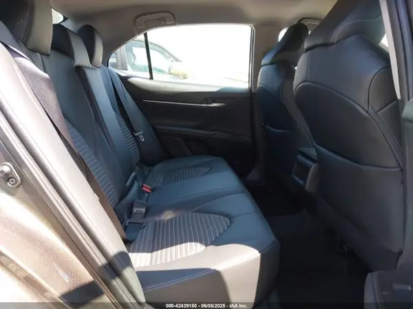 4T1G11AK6MU485403 2021 TOYOTA CAMRY - Image 8
