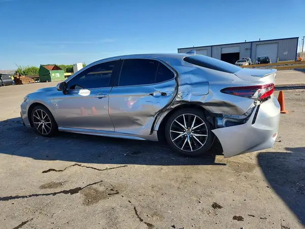 4T1G11AK6MU488818 2021 TOYOTA CAMRY - Image 2