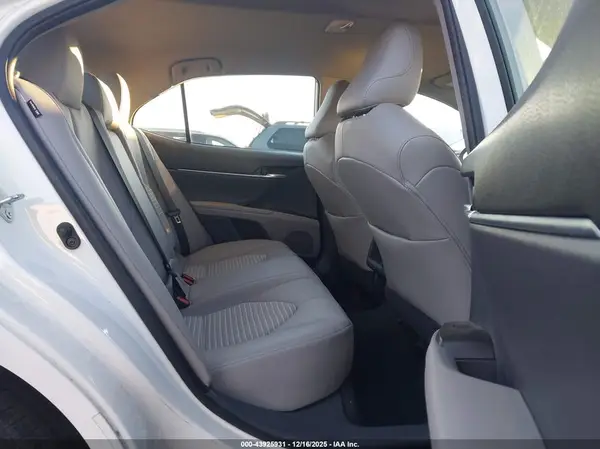 4T1G11AK6MU489595 2021 TOYOTA CAMRY - Image 8