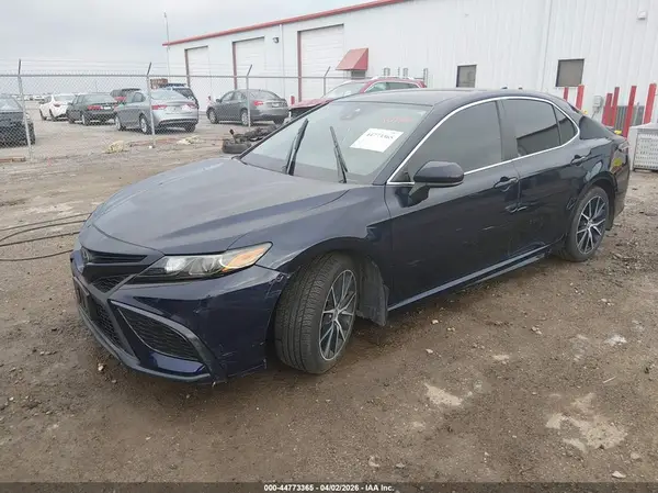 4T1G11AK6MU489676 2021 TOYOTA CAMRY - Image 2