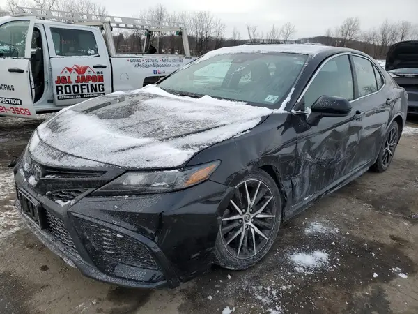 4T1G11AK6MU490648 2021 TOYOTA CAMRY - Image 1