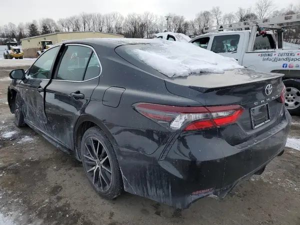 4T1G11AK6MU490648 2021 TOYOTA CAMRY - Image 2