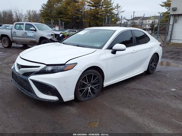 4T1G11AK6MU516035 2021 TOYOTA CAMRY - Image 2