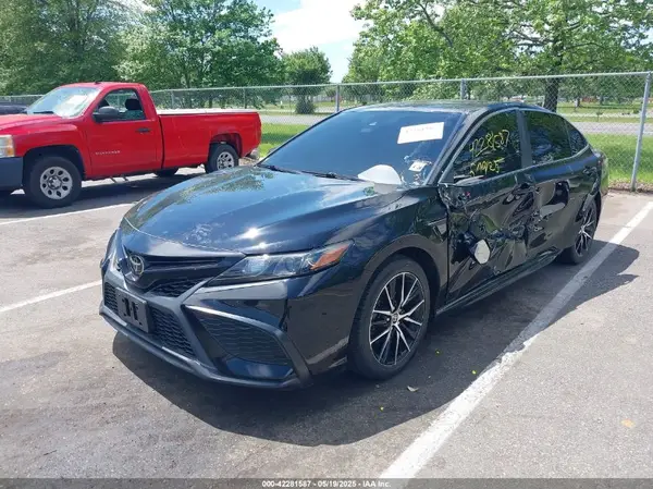 4T1G11AK6MU516682 2021 TOYOTA CAMRY - Image 2