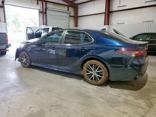 4T1G11AK6MU520053 2021 TOYOTA CAMRY - Image 2