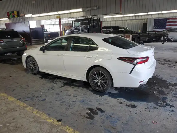 4T1G11AK6MU521073 2021 TOYOTA CAMRY - Image 2