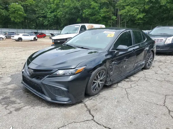 4T1G11AK6MU521767 2021 TOYOTA CAMRY - Image 1