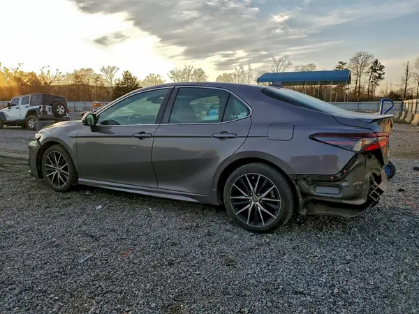 4T1G11AK6MU521798 2021 TOYOTA CAMRY - Image 2