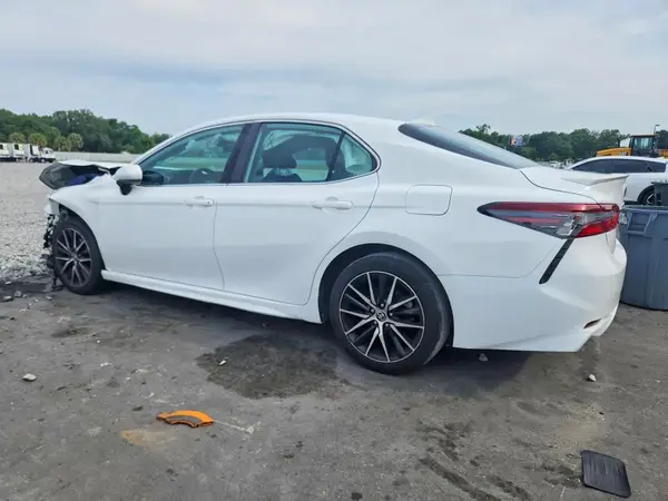 4T1G11AK6MU522885 2021 TOYOTA CAMRY - Image 2