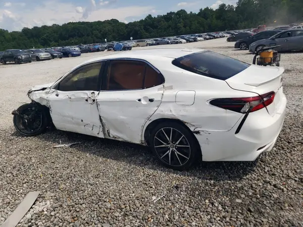 4T1G11AK6MU523972 2021 TOYOTA CAMRY - Image 2