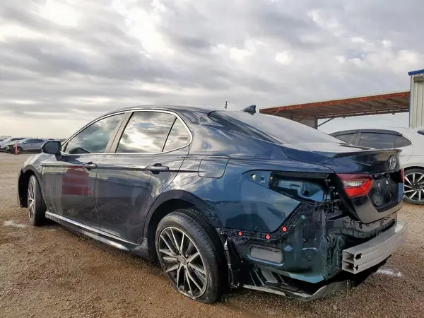 4T1G11AK6MU526306 2021 TOYOTA CAMRY - Image 2