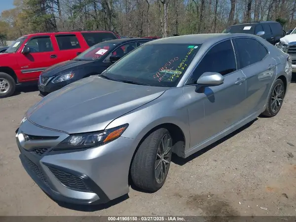 4T1G11AK6MU526628 2021 TOYOTA CAMRY - Image 2