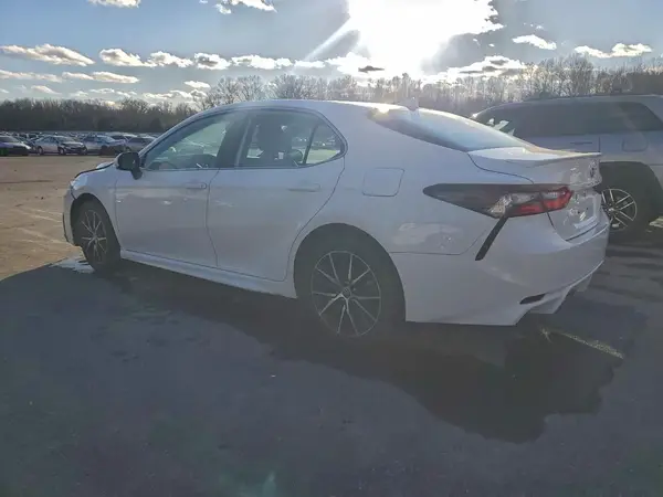 4T1G11AK6MU527827 2021 TOYOTA CAMRY - Image 2