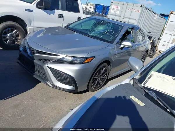 4T1G11AK6MU530064 2021 TOYOTA CAMRY - Image 2