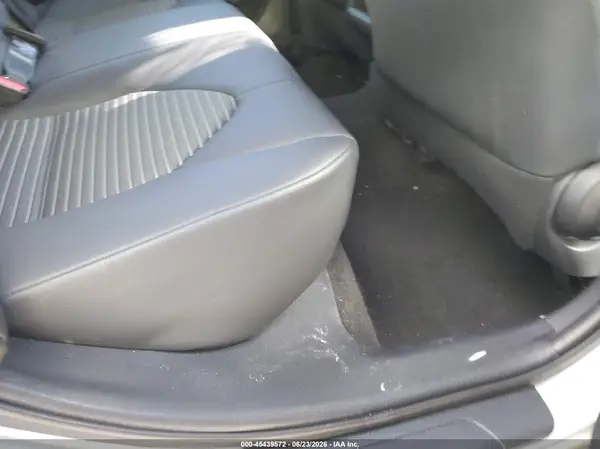 4T1G11AK6MU530064 2021 TOYOTA CAMRY - Image 8