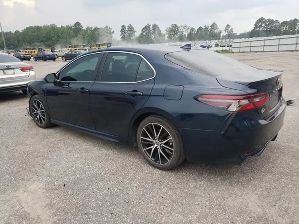 4T1G11AK6MU530761 2021 TOYOTA CAMRY - Image 2