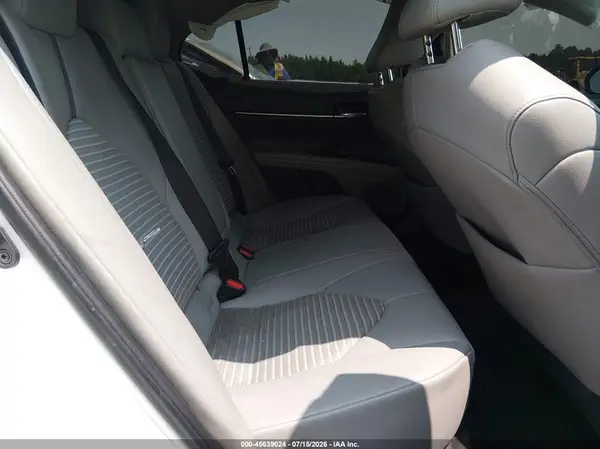 4T1G11AK6MU533532 2021 TOYOTA CAMRY - Image 8