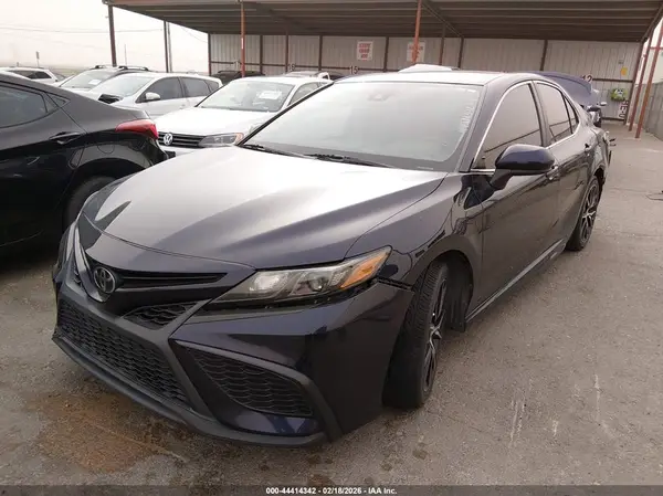4T1G11AK6MU533899 2021 TOYOTA CAMRY - Image 2