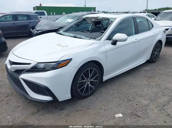 4T1G11AK6MU535409 2021 TOYOTA CAMRY - Image 2